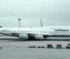Авіаперевізник Lufthansa не пускатиме на борт пасажирів у звичайних захисних масках