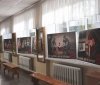 У Вінницькій школі розмістили фото виставки "Стоп шкільний терор" та "Навчи добру". 