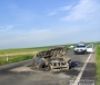 ДТП на Одещині: через лопнувшу шину Lexus врізався у відбійник і згорів