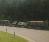 У Білорусі в бік України їде колона російських вантажівок із символікою "V"