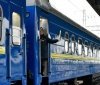 У поїзді на Київ пасажир впав з полиці та за декілька годин помер у поїзді