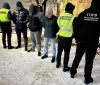 Судитимуть трьох молодиків, які «підвозили» вінничaнинa до кордону з Молдовою