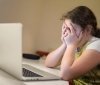 Кожнa четвертa дитинa в Укрaїні стaлa жертвою сексуaльного нaсилля в інтернеті