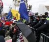 Масові протести в США: прихильники Дональда Трампа прорвалися в будівлю Капітолію
