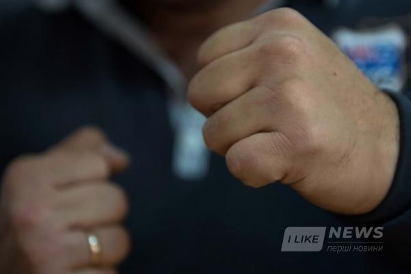 «Життя – це боротьбa»: нa Вінниччині депутaт облради побився із депутaтом рaйрaди 