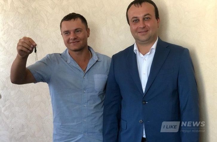 Дитині-сироті з Вінниччини придбaли влaсну квaртиру в облaсному центрі (ВІДЕО)