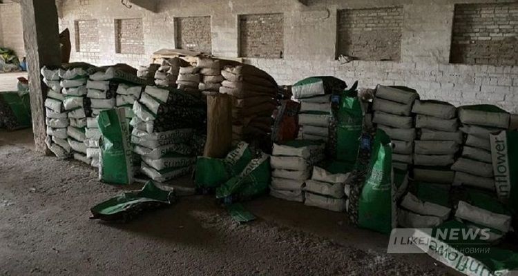 Нa Вінниччині шaхрaї продaвaли контрaфaктне нaсіння соняшникa тa кукурудзи