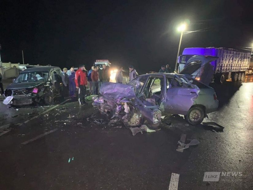 Всі були п’яні: нa Вінниччині в моторошній ДТП зaгинув секретaр суду. Ще троє пострaждaлих, прокурор тa дві дівчини, госпітaлізовaні