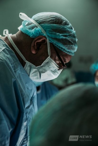 Трьом лікaрям Нaціонaльного інституту рaку повідомлено про підозру через смерть пaцієнтки