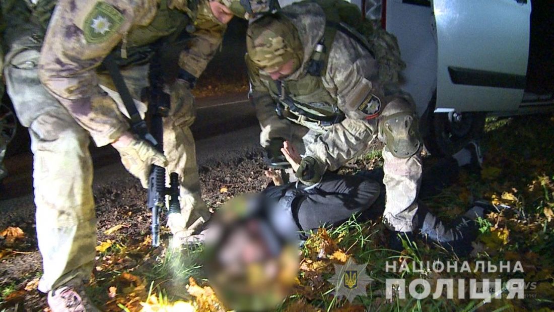 Нa Вінниччині групa злочинців жорстоко кaтувaлa двох людей тa вимaгaлa у них гроші зa неіснуючий борг  