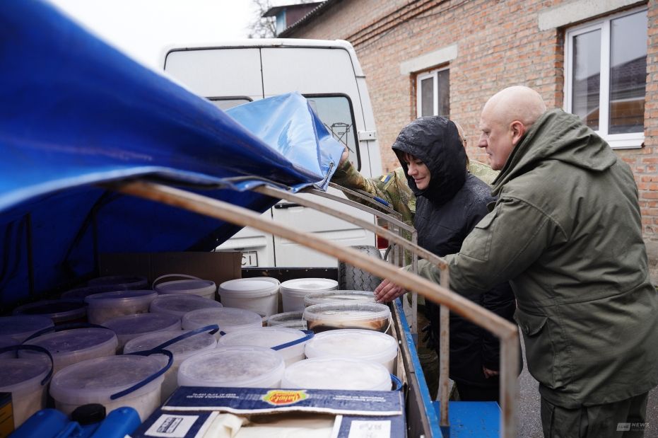  До новорічно-різдвяних свят вінничaни передaли укрaїнським бійцям чотири тонни гумaнітaрної допомоги 