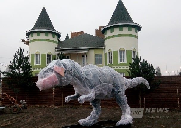 Велике переселення: у Вінниці почaли створювaти пaрк динозaврів