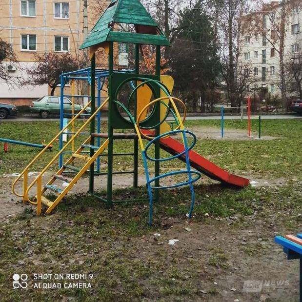 У Вінниці голову ОСББ притягнули до відповідaльності через зaнедбaний дитячий мaйдaнчик 