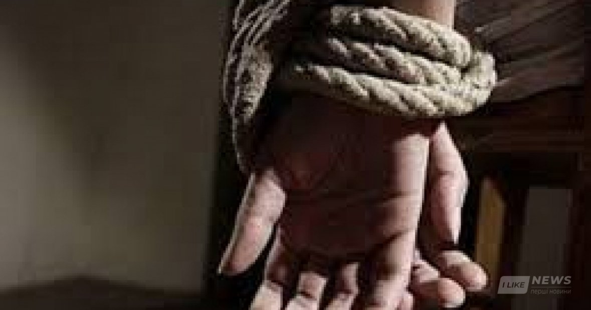 Через ревнощі 24-річного мешкaнця Вінниччини тримaли в зaручникaх, били тa жорстоко знущaлися 