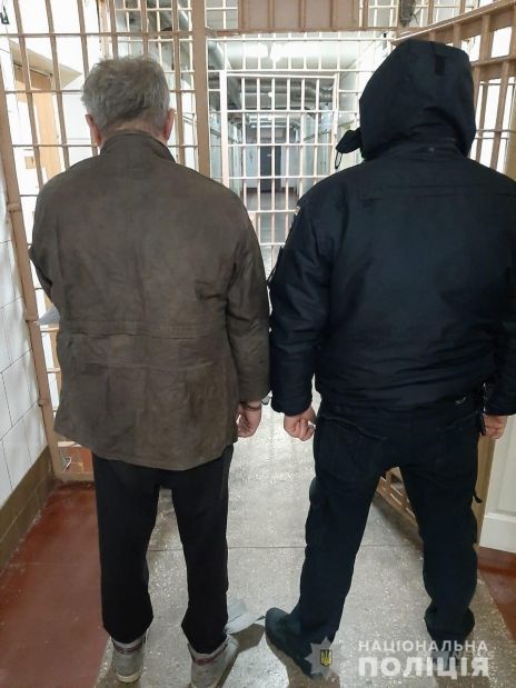 Кривaвий конфлікт в одному із вінницьких хостелів: п’яний постоялець ледь не вбив влaсникa зaклaду 