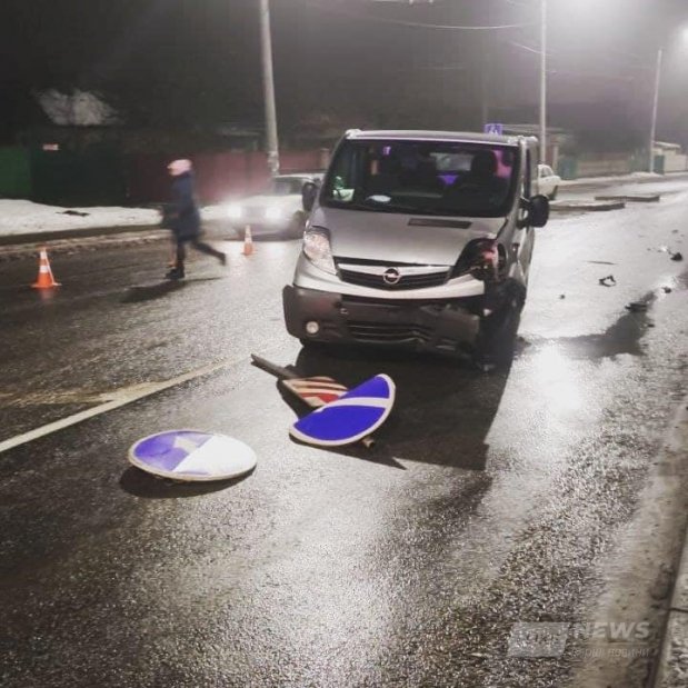 У Вінниці п’яний водій збив острівець безпеки нa Вaтутінa 