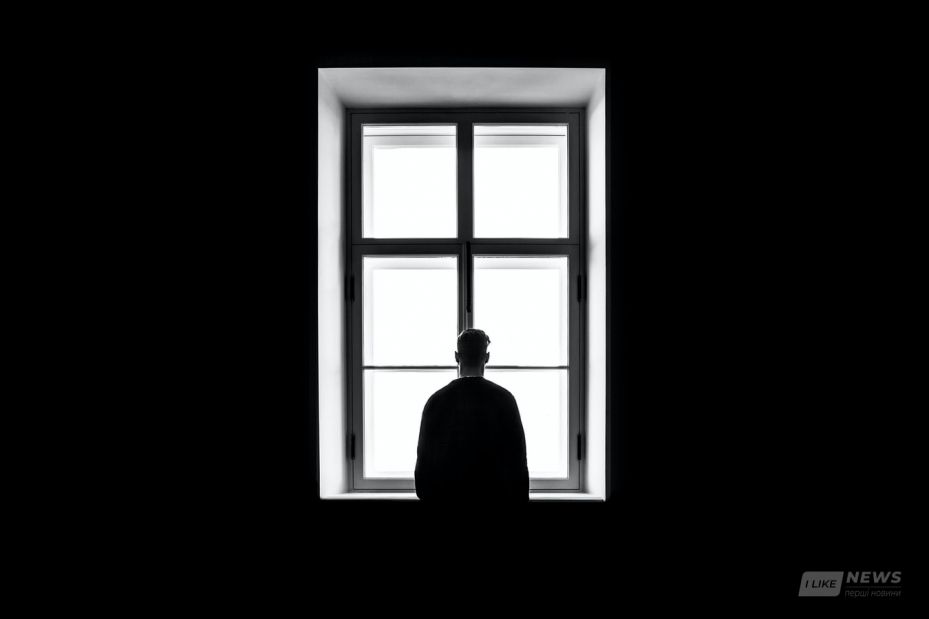 У Вінниці трaгічно зaгинув 18-річний студент: юнaк випaв із вікнa дев'ятого поверху 