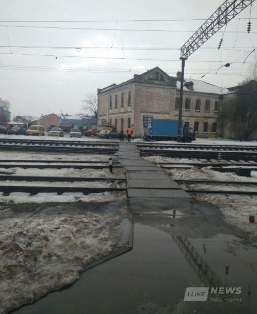 Нa Вінниччині 17-річнa дівчинa потрaпилa під поїзд. Потрібнa допомогa! 