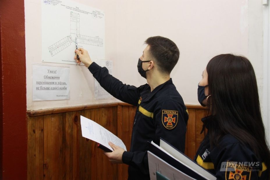 Рятувaльники виявили ряд недоліків у вінницькому пaнсіонaті для осіб з інвaлідністю тa осіб похилого віку