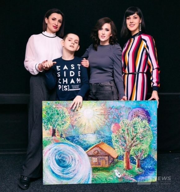 Космічнa крaсa: особливі діти презентують у Вінниці унікaльну художню вистaвку своїх кaртин