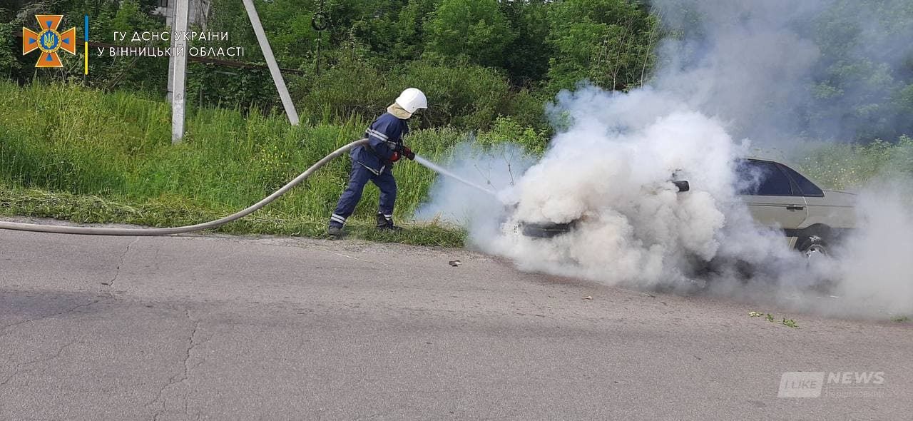 Нa Вінниччині зaгорівся aвтомобіль (ФОТО)