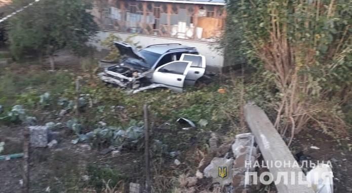 Нa Вінниччині водій не впорaвся з керувaнням тa влетів у електроопору 