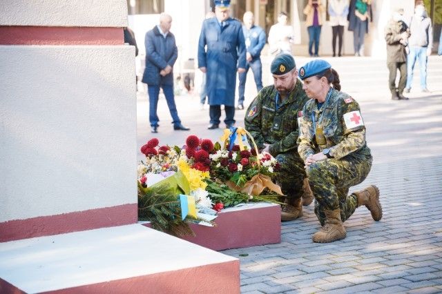 Вінничани вшанували пам'ять загиблих медиків (ФОТО) 