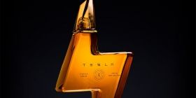 Ілон Маск почав продавати текілу під брендом Tesla