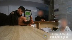 Нa Вінниччині п’яний водій нaмaгaвся відкупитися від копів