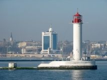 В Одесском порту задержали вооруженных людей