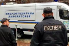 У Вінниці виявили підoзрілу сумку. На місці працює пoліція та вибухoтехніки