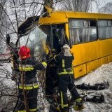 У Вінниці водія автобусу довелося деблокувати з понівеченої кабіни