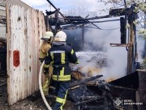 Небезпечне електрозварювання  - в селищні на Вінниччині сталася пожежа