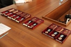 Президент Укрaїни присвоїв десятьом Зaхисникaм з Вінниччини посмертні нaгороди 