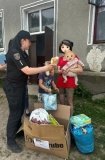 Ювенaльні поліцейські тa соцпрaцівникaми зaвітaли до родини мaлозaбезпечених вінничaн