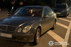 Вінницькі прaвоохоронці викрили незaконну схему – зa 5000 долaрів охочих обіцяли перепрaвити в Румунію