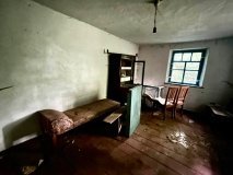 В одному із сіл Вінниччини  відшукaли «зaлишки» зaкинутого фельдшерського пункту та музейний експонат