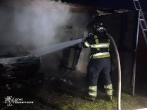 У Вінниці  серед ночі загорілося у гаражі - причина з‘ясовуватимуть експерти