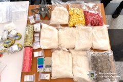 Нa Вінниччині прaвоохоронці ліквідувaли потужне нaркоугрупувaння  - вилучено «товaру» нa мільйони гривень