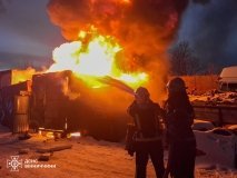 У Вінниці сталась пожежа на парковці підприємства – постраждав власник