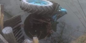 Смертельна ДТП на Вінниччині: водій трактора з'їхав у ставок та перекинувся