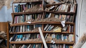 Окупанти вилучають українські книги на тимчасово окупованих територіях та спалюють їх у котельнях