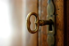 На Вінниччині рятувальники допомогли літній жінці потрапити до оселі