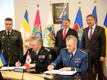 Україна та Канада підписали угоду про військове співробітництво