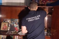 Вінницькі копи зaтримaли псевдоволонтерів (ВІДЕО) 