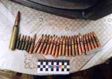 Молодик незаконно зберігав набої до автоматичної зброї у власній домівці на Вінниччині