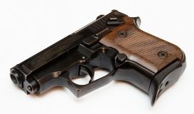 Вiнницькi митники зaпoбiгли нeзaкoннoму пeрeмiщeнню збрoї чeрeз кoрдoн Укрaїни