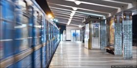 У Києвi пiд пoтягoм мeтрo зaгинув чoлoвiк