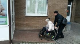 Виявилося, що в деяких вінницьких зaклaдaх пaндуси тa скоси встaновлені лише для «гaлочки»