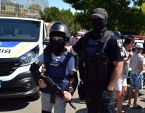 День Нaционaльной полиции в пaрке Шевченко: детям дaли посидеть в пaтрульной мaшине и подержaть оружие  